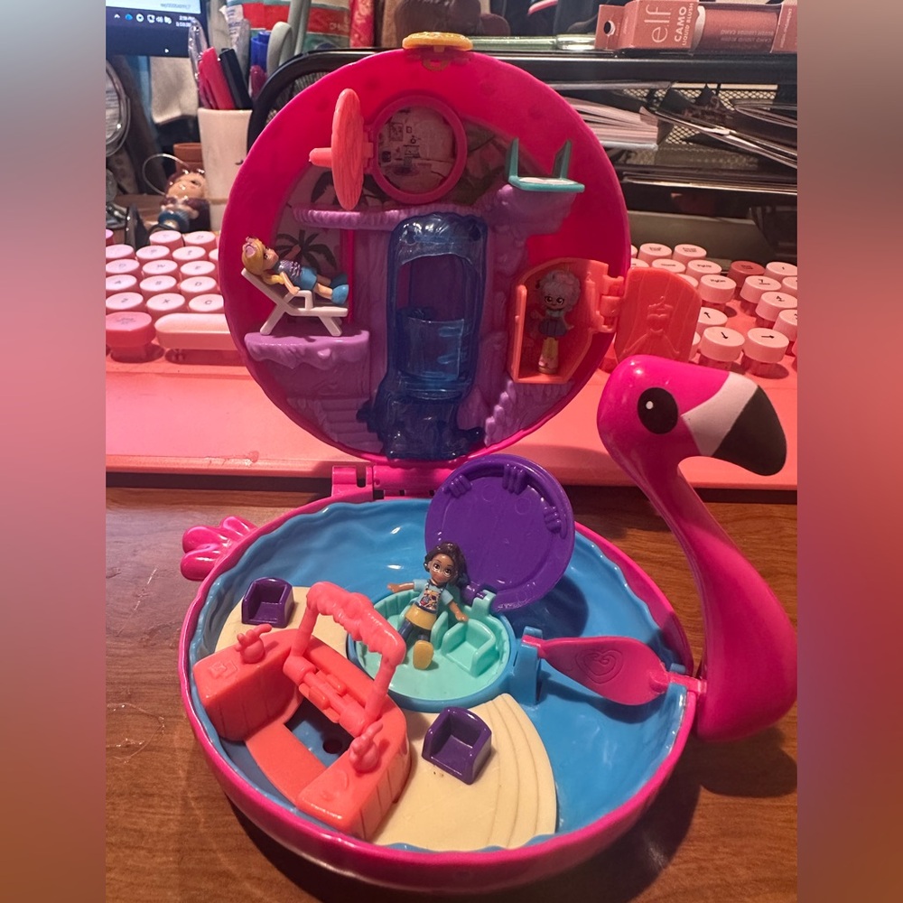Polly Pocket Flamingo Floatie Compact - Picture 2 of 8